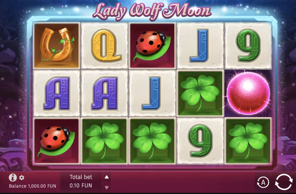 Lady Wolf Moon gioca